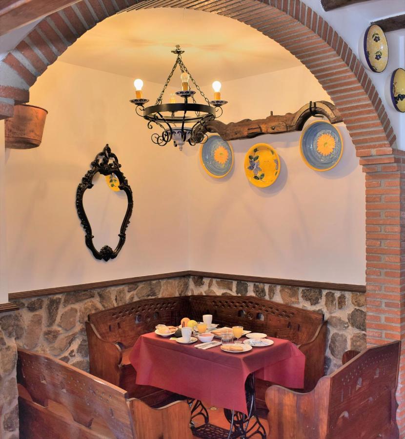 Posada El Arriero Torrejón el Rubio Exterior foto