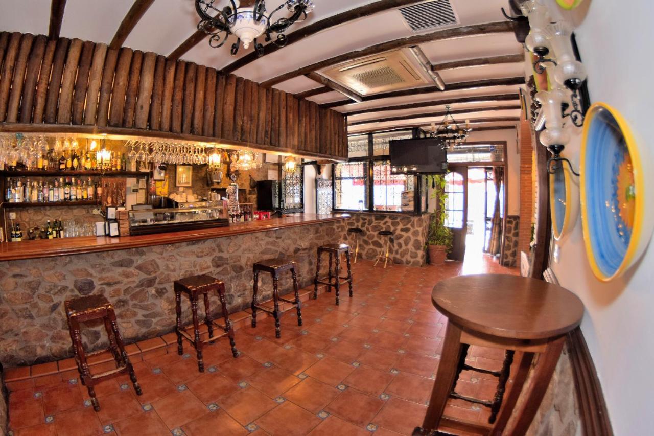 Posada El Arriero Torrejón el Rubio Exterior foto
